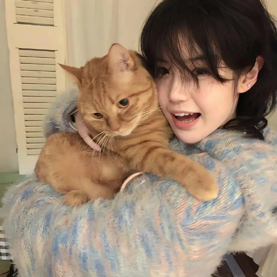 穷养的我租了个富养的她